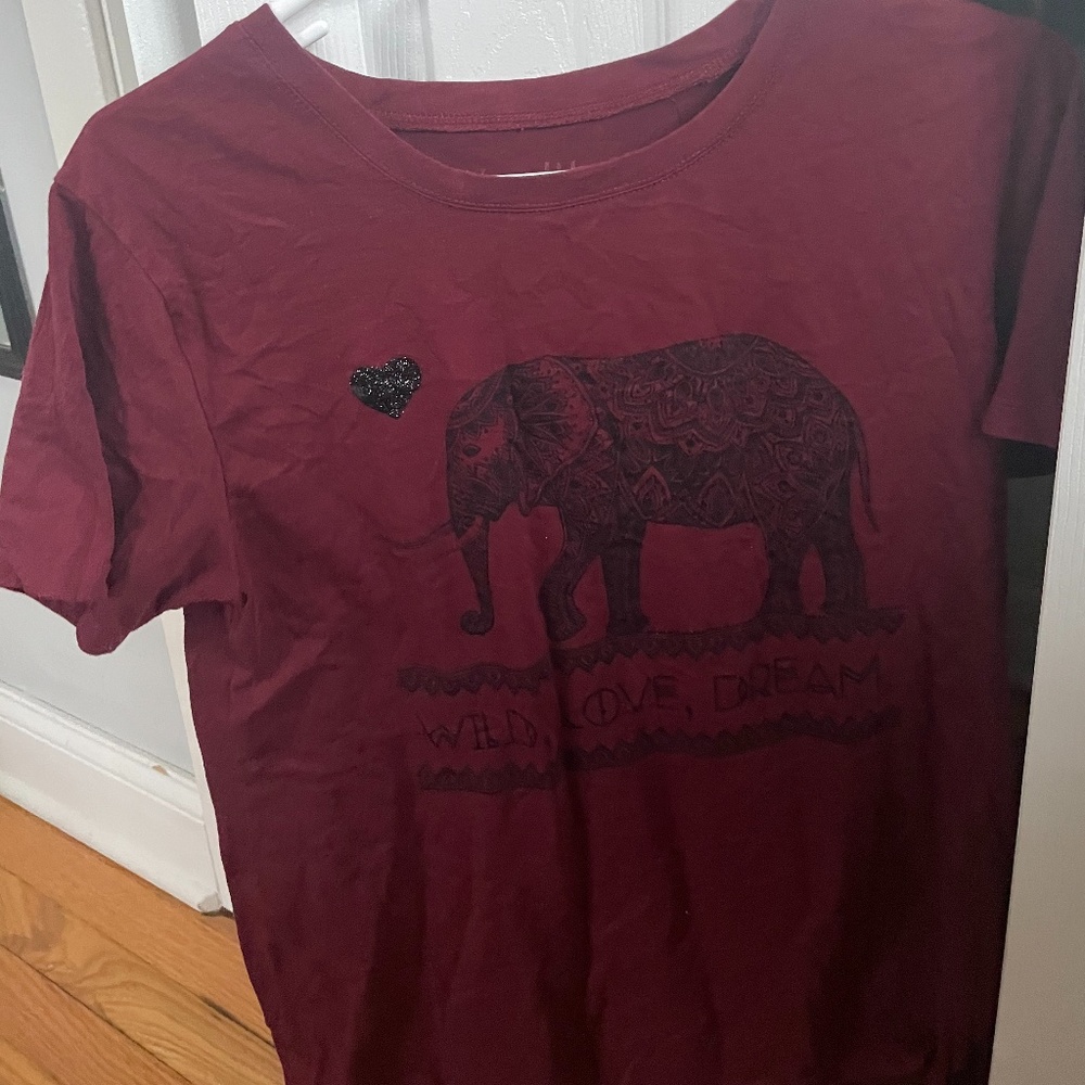 Kids elephant maroon shirt